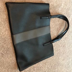 Med black and grey tote